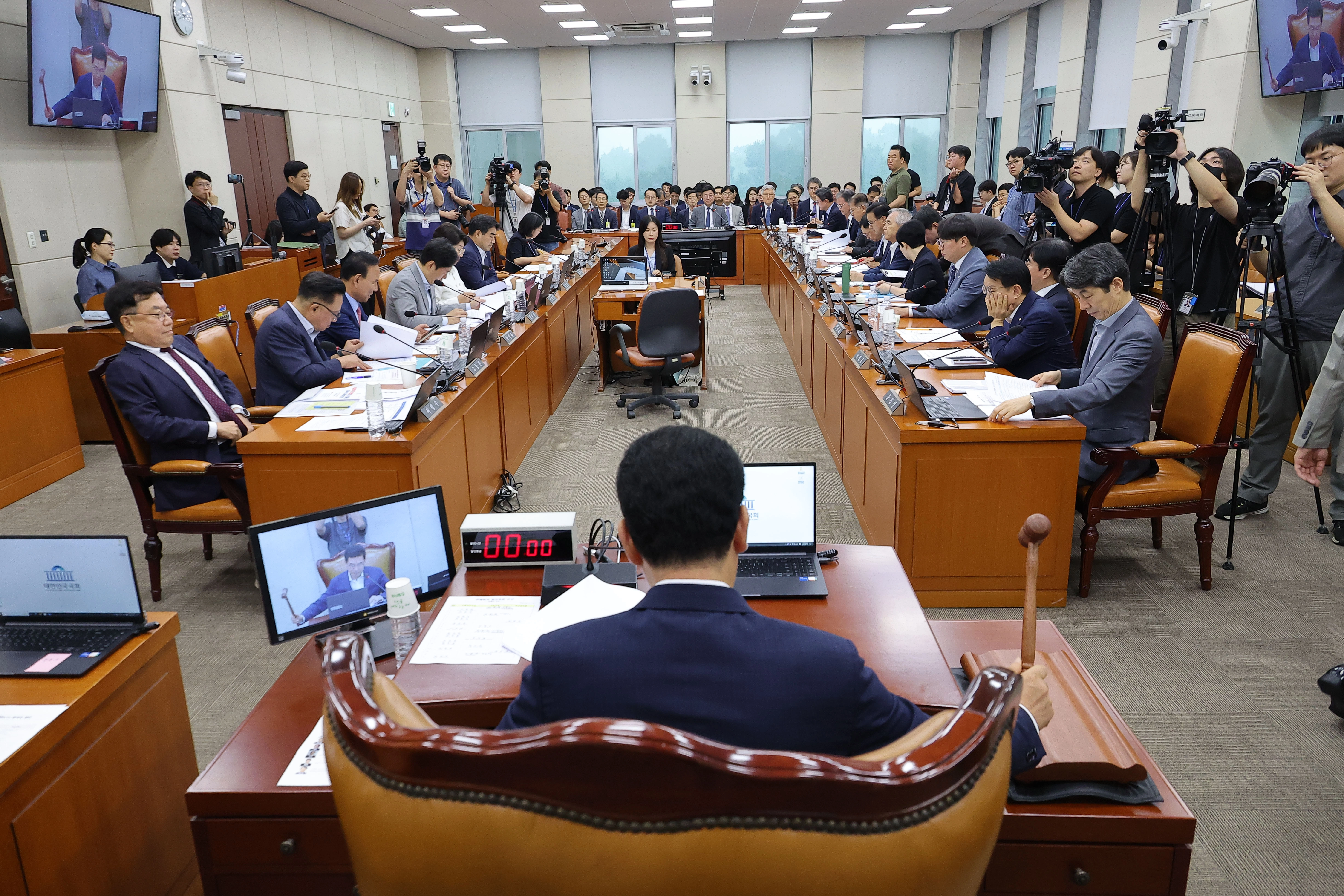 PPT - 금융산업의 구조개선에 관한 법률 , - 어떻게 개정할 것인가 ? PowerPoint Presentation -  ID:6471243, image size:5842x3895